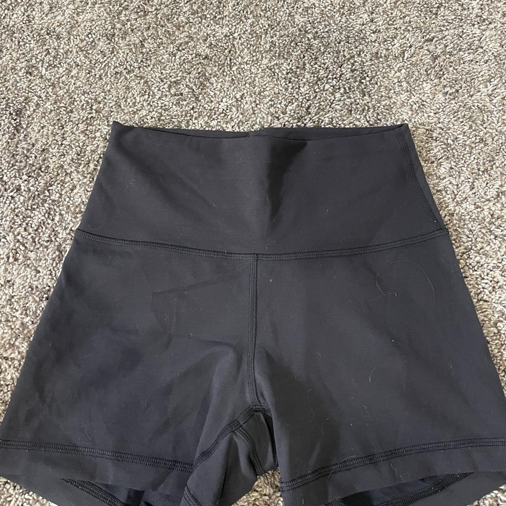 Lululemon Wunder Under 4 inch shorts Black Size 6
